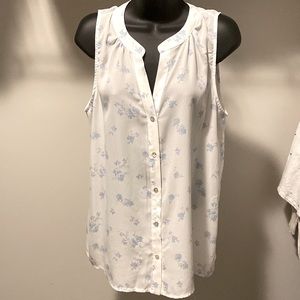 Alice Blue medium white button up blouse